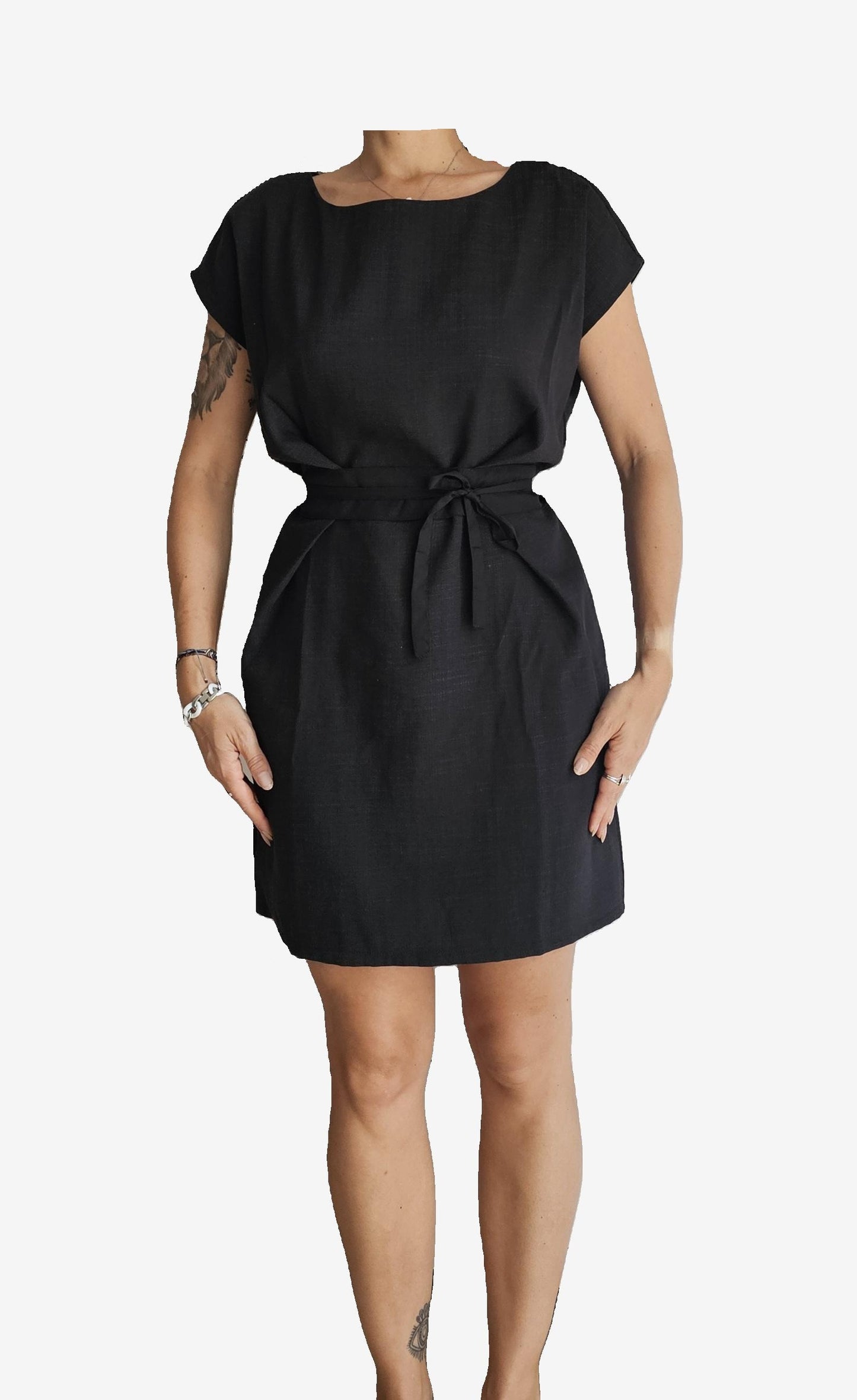 Robe noire ceinturée élégante – Taille S/M