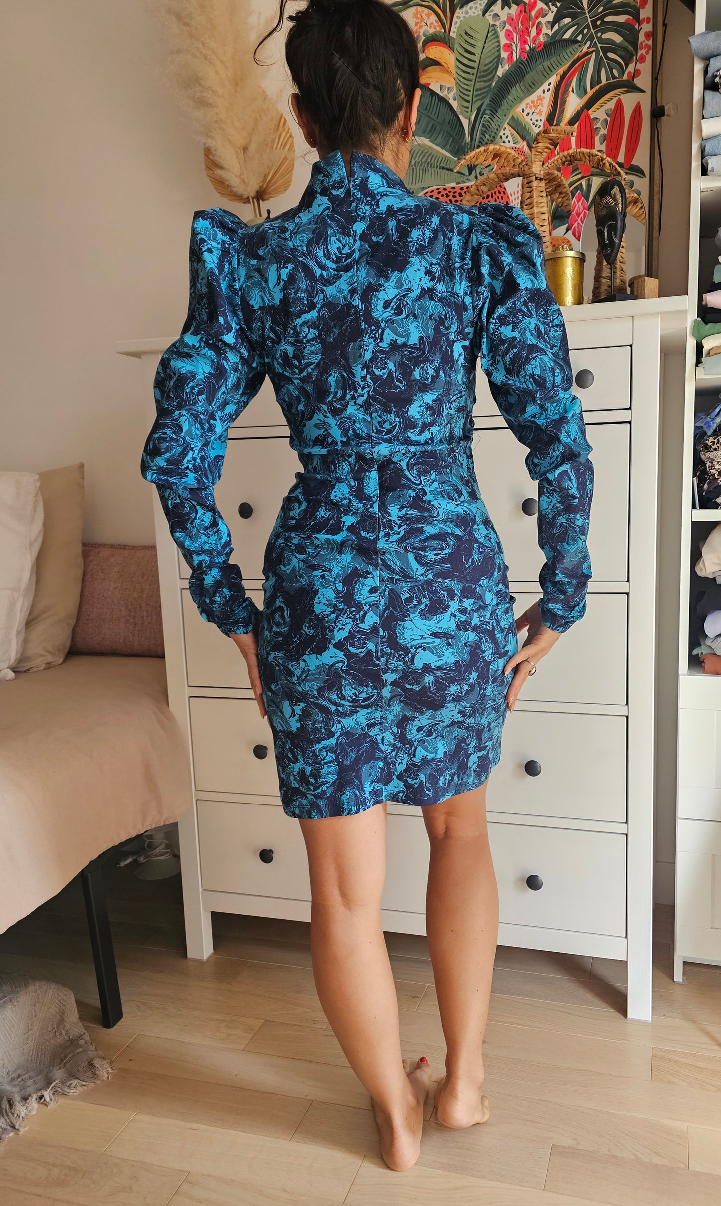 Robe imprimée marbrée bleu nuit – Taille 38
