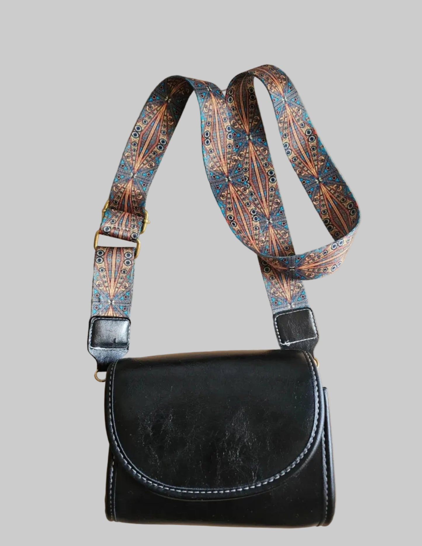 Sac bandoulière en cuir - sangle imprimée